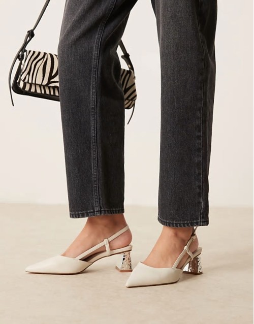 Stylish slingback mid heeled shoes in off white
