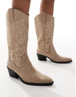 western boot in beige